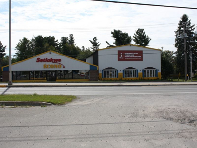 Magasin depuis la rue Principale
