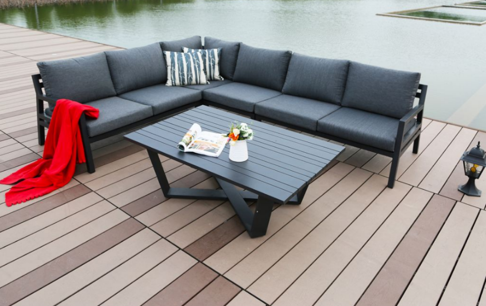Image sur Sectionnel & Table d'extérieur