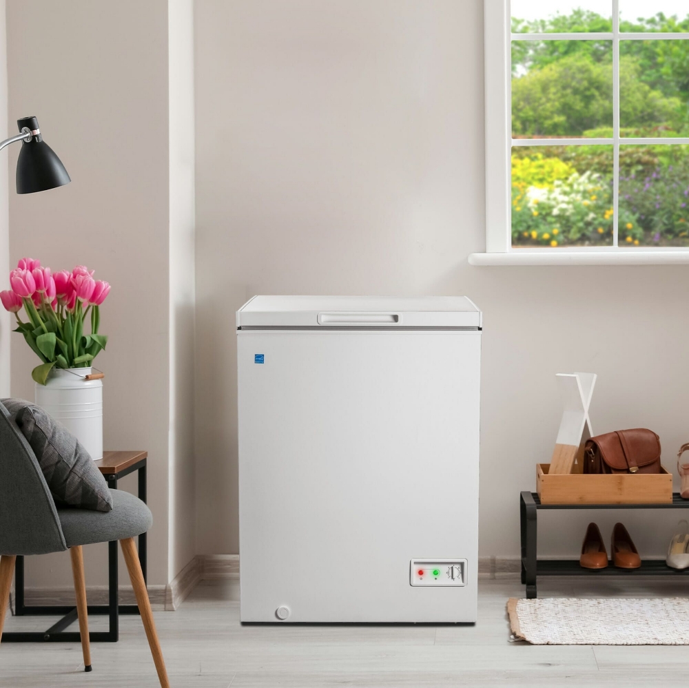 Congélateur coffre carré 25 po. 5 pi³ Danby DCF050A5WDB